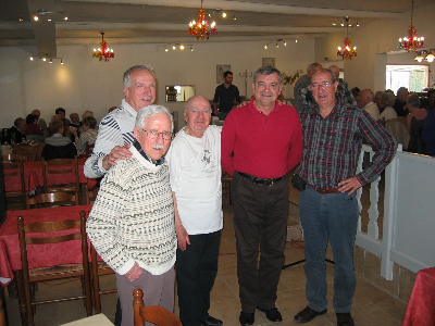   ZOOM : Michel ROUVIER , Bébert DRAGUTINI Albert , Roger SROUSSI , Roger BLANC , Jésus NAVAS = L'équipe 2 à l'honneur  